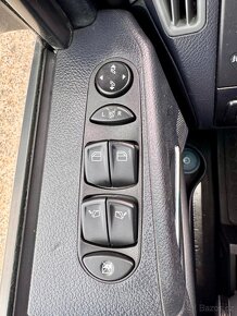 Mercedes-Benz Viano 2.2 CDI lang W639  Trend AUTOMAT 7 míst - 16