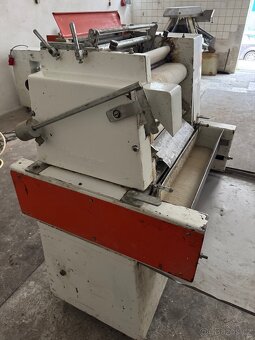 Rohlíkovače na tvarování těst - 16