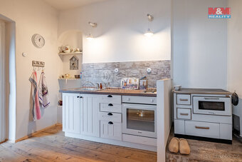 Prodej rodinného domu, 378 m², Švihov, ul. Komenského - 16