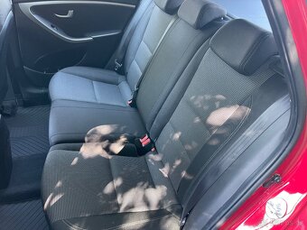 Hyundai i30 combi 1,4 nové v ČR, servis. knížka - 16