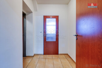 Prodej výrobního objektu, 1048 m², Králův Dvůr, ul. Tovární - 16