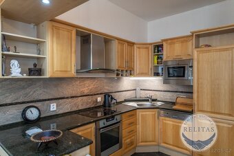 Prodej bytu 3+kk 98 m² s garáží - 16