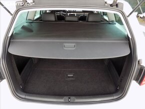 Volkswagen Passat VARIANT 2,0 TDI Highline/DSG/Kůže/ 8/2011 - 16