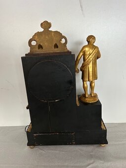 Empírové hodiny - kováři s hracím strojem zajímavý mode - 16