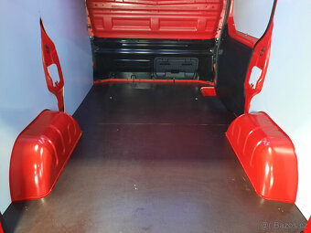 Renault Trafic 2,0 DCi - LED, Navi, Ťažné - 16