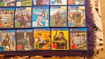 PLAYSTATION 4 + 28 HER - 16