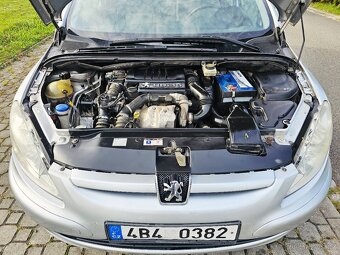 PEUGEOT 307 SW 1.6 HDI 66 KW 7 MÍST MALÝ NÁJEZD PO ROZVODECH - 16