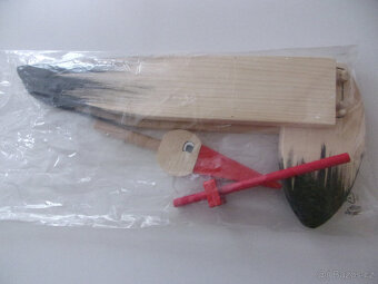 Stolní hry a hračky - 16