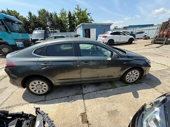 Hyundai I30 Fastback 1.5i 118kw. 2021 48V. Motlr start - 16