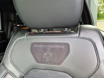 DODGE RAM 1500 5,7 HEMI BUILT TO SERVE 2023 - 16