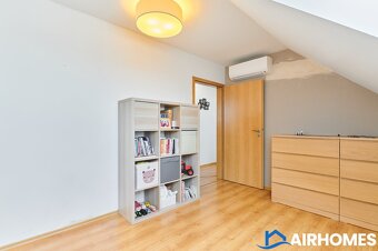 Mezonetový byt 4+kk (93.39 m²) se sdílenou zahradou (255 m²) - 16
