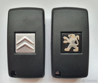 Klíč Citroen Peugeot 2 / 3 tlačítka.  Starší provedení s log - 16