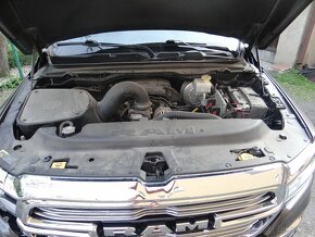 Dodge Ram 5.7 V8 , 4x4, full vybava LARAMIE 2020 rok - 16