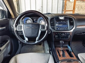 Lancia Thema 3.0L V6 CRD Executive HP A/T Chrysler 300C SRT - 16