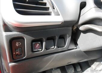 Peugeot 206 1,1 i 44 kW PLUS Serviska benzín - 16