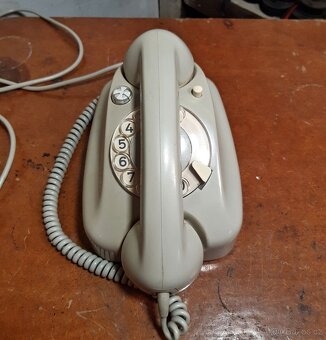 Funkční pevný telefon Siemens-Halske, rok 1954 - 16