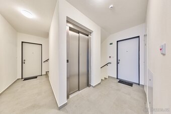 Prodej atypického bytu 4+kk s balkonem - 16