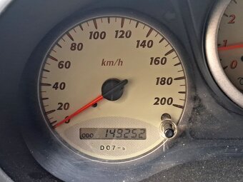 TOYOTA RAV4 2.0 D-4D 85kW 4x4 ALU, KLIMA, TAŽNÉ, STK 2026 - 16