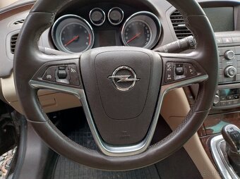 Opel INSIGNIA 2,0Turbo 162kW 4x4 COMBI, KUZE, DILY z VOZů - 16