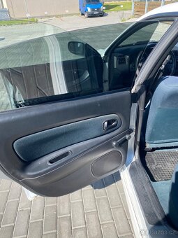Mazda 323f - 16