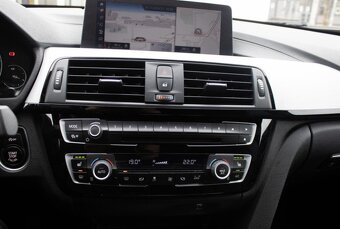 BMW 440i xDrive z roku 2018 - 16