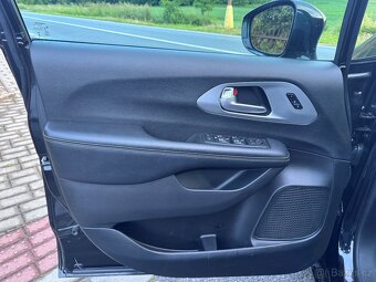 Chrysler Pacifica 3,6 S Limited ČR Sunroof Navi 2018 - 16