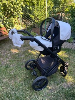 Kočárek + autosedačka s isofix základnou - 16