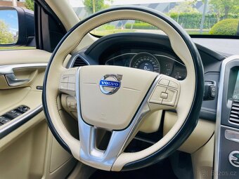 Volvo XC60 2.4D5 4x4 MANUÁL FACE LED KŮŽE NAVI SENZORY - 16