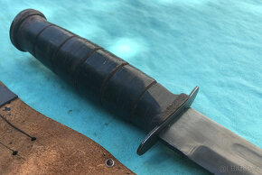 Bojový nůž typu KA-BAR - 16