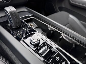 Volvo XC60 Momentum Pro / B4 145 kW / 2020 / DPH - 16