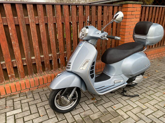 Vespa GTS 300 Hpe (2021) - 16