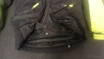 Dětská lyžařská bunda a boty - 16