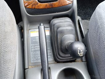 Suzuki Grand Vitara 2.7 V6 Club 4x4 AUT. benzín 135kw - 16