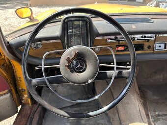 Mercedes-Benz W111 220b - 16