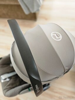 Autosedačka CLOUD Z2 I-SIZE Soho Grey + BASE Z2 - 16