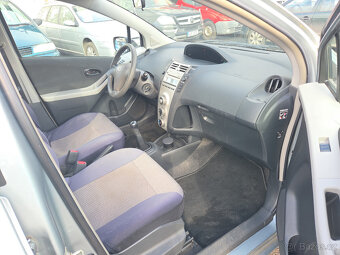 Toyota Yaris 1.3i (64 kW) - 16