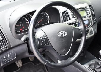 Hyundai i30 CW 1.4i 2xKOLA - 16