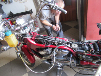 Suzuki VS 800 Intruder - 16