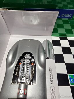 Revell Auto Union Typ C 1:18, světový rekord - 16