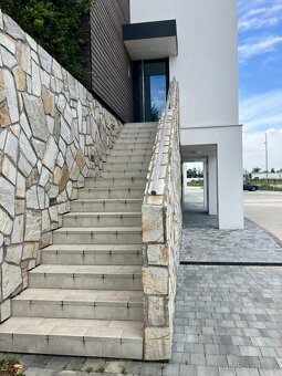 Luxusný a dizajnový apartmán pri jazere v Penati Golf Rezort - 16