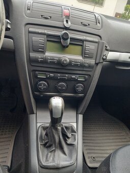 Octavia 2 2.0 FSI 110kW 4x4 (2007) - 16