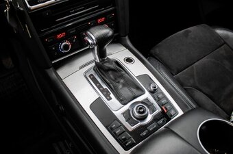 Audi Q7 3.0 TDI quattro Tiptronic S-line (2011) - 16