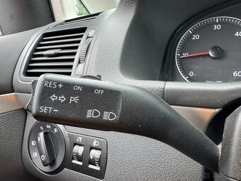 VW TOURAN 1.9TDI 74KW BEZ KOROZE - 16