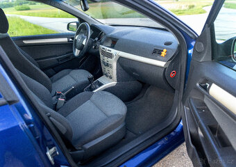 Opel Astra Hatchback 1.4 (2007) - 16