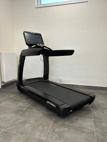 Life Fitness Discover SE3HD - nový stroj - 50% sleva - 16