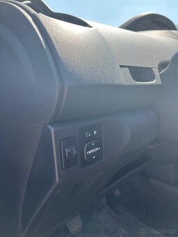Prodám TOYOTA YARIS 2007 1.3 VVT-i - 16