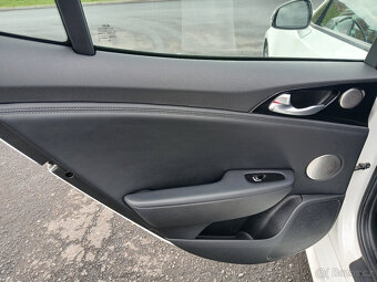 Kia Stinger 2.0 T-GDi 188kW 4x4 - 16