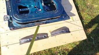 Ford Ranger: Dveře PZ zelené 1tis - 16