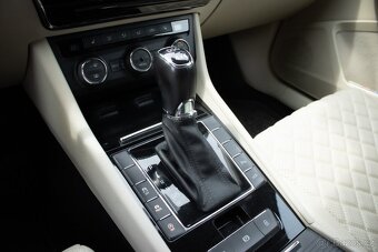 Škoda Superb Combi 2.0 TDI 140kw 4x4 DSG / AJ NA SPLÁTKY / - 16