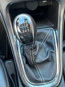 Opel Astra J P 10 1.6i Turbo - 16